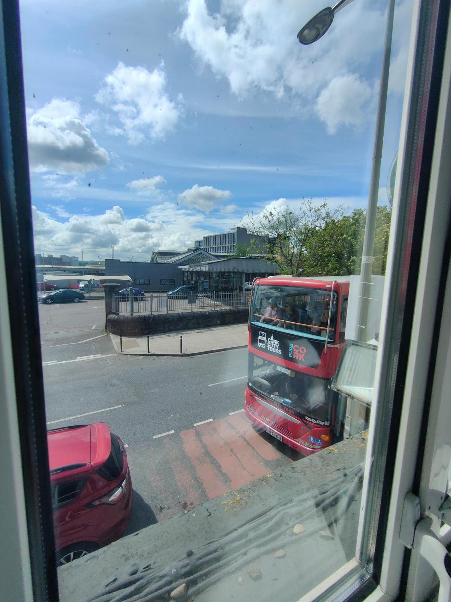 Station View Tavern Cork Exterior photo